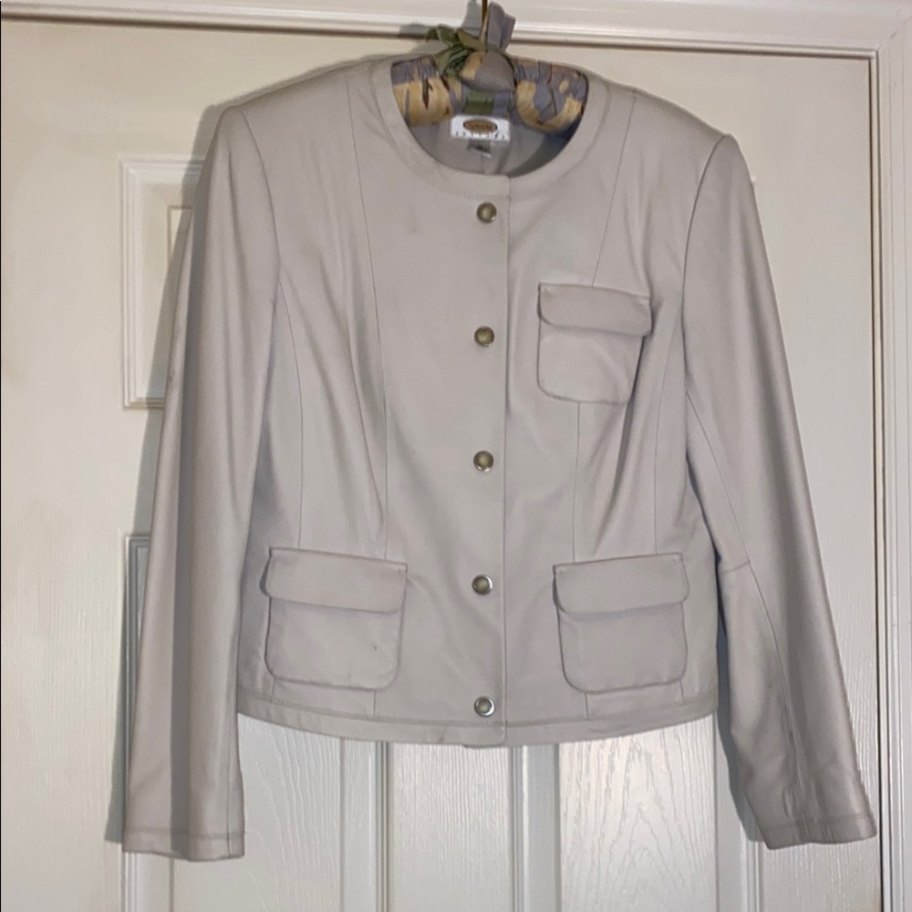 VTG Talbots 100% Ivory Leather Jacket with 5 Snap Front Covered Buttons Size 10P